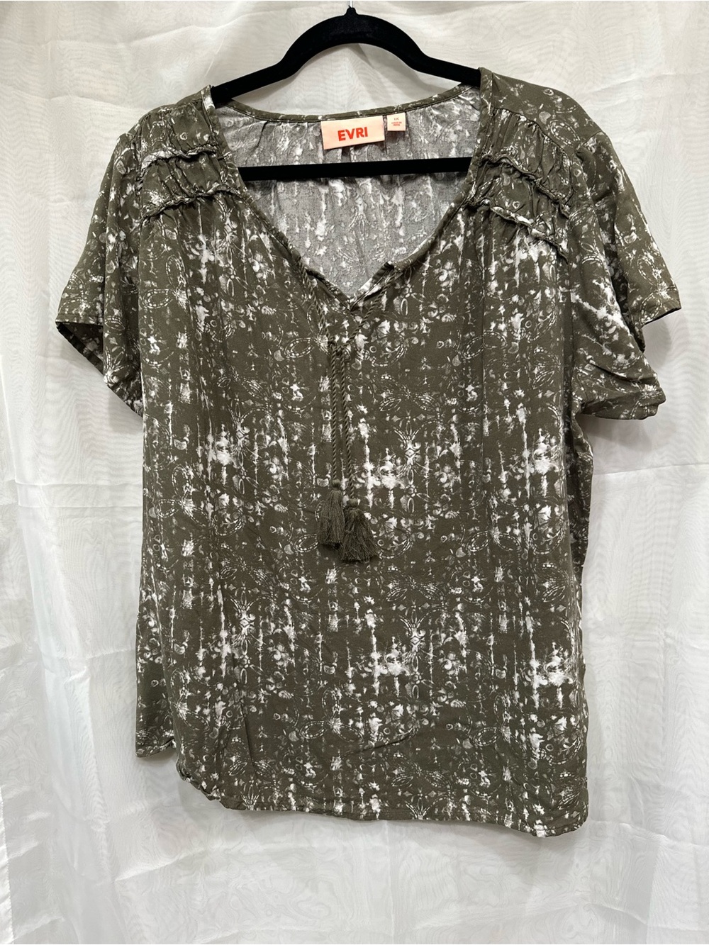 EVRI Olive Green Tie-Dye V-Neck Tassel Short Sleeve Blouse